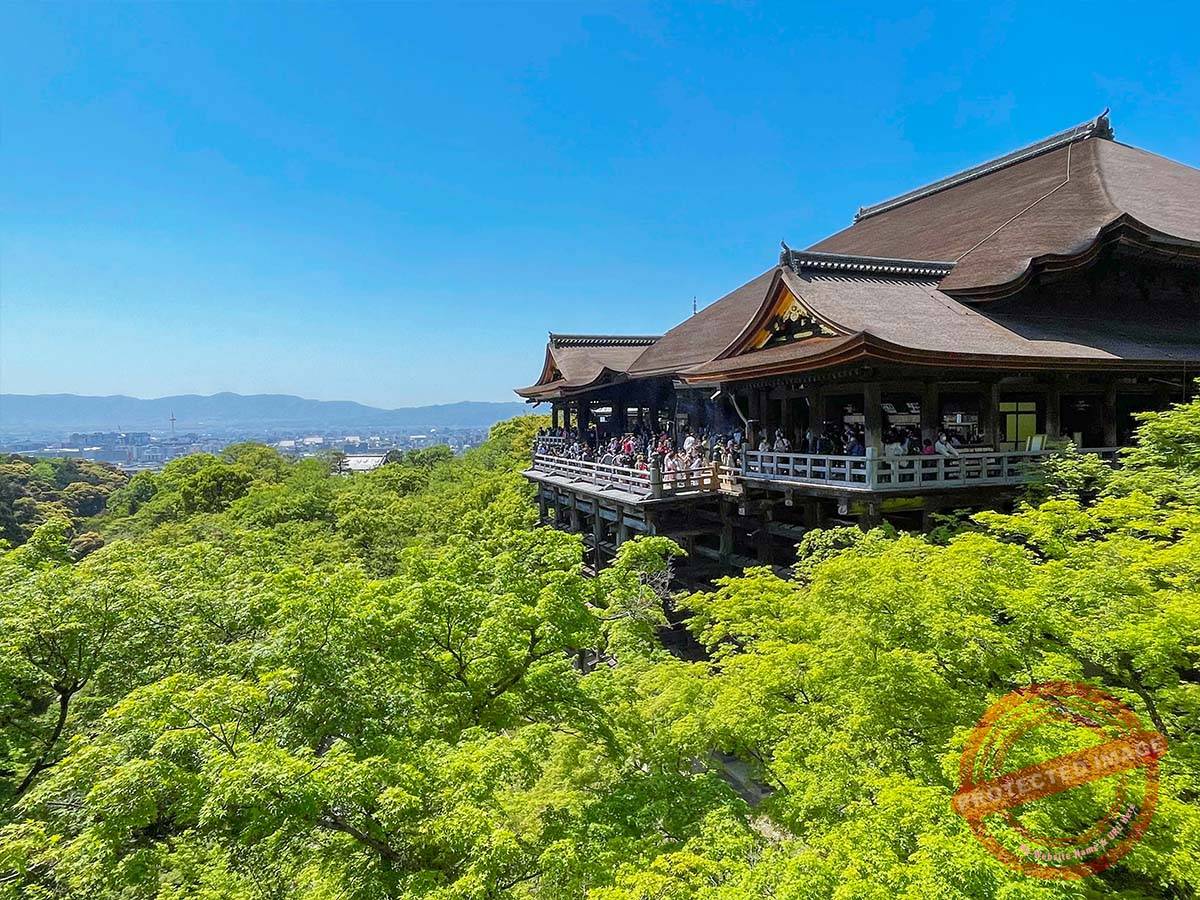 ● Kiyomizu-dera Temple